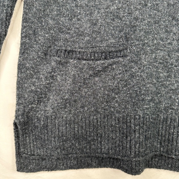 Abercrombie & Fitch Women's Gray Boatneck‎ Sweater Size Small - Picture 4 of 5